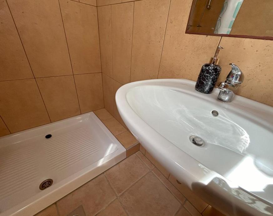 Sos Apartments Радовлица Экстерьер фото