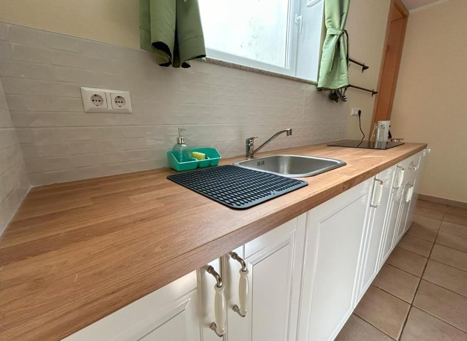 Sos Apartments Радовлица Экстерьер фото