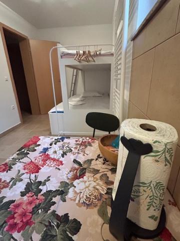 Sos Apartments Радовлица Экстерьер фото